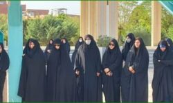 تجدید میثاق اساتید و کارکنان دانشگاه کاشان در مزار شهدای گمنام به مناسبت روز ملی روزملی عفاف و حجاب