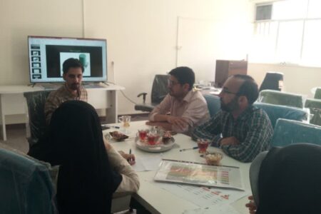 جلسه بازدید اساتید بسیجی دانشکده فیزیک دانشگاه صنعتی اصفهان موجود از مرکز فناوری چهلستون