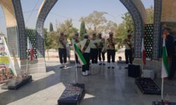 غبار‌روبی گلزار شهدای گمنام دانشگاه آزاد اصفهان به مناسبت هفته دفاع مقدس+ عکس و ویدئو